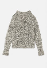 Chunky striktrøje i cremede og grå nuancer. Har en bred ribkant ved kraven og ærmerne, med en firkantet form og en struktureret mønster overalt.