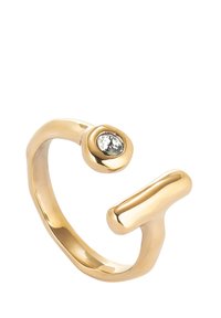 Bague en or avec un design lisse et tordu, ornée d'un cristal transparent taillé en rond en serti clos. Fini poli avec une forme élégante et moderne.