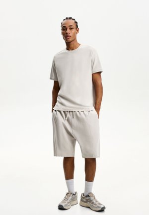 TEXTURED - BERMUDA - Trainingsbroek - light grey