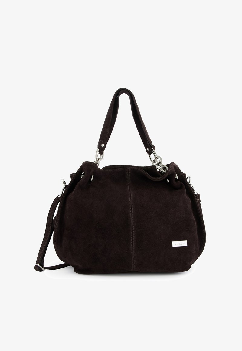 Brun ruskindshåndtaske med en afrundet form, dobbelte håndtag og en aftagelig skulderstrop. Sølvfarvede hardware-detaljer tilføjer kontrast.