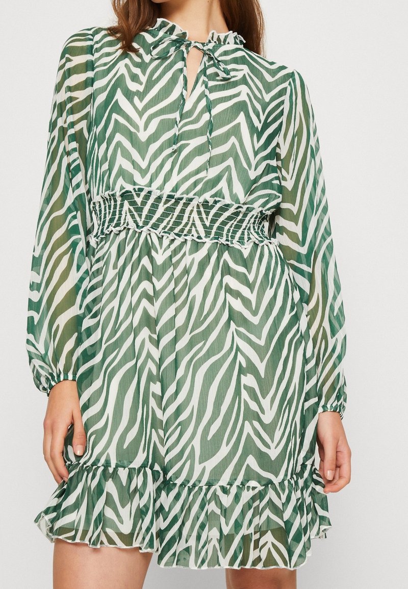 ONLY Day dress - off-white - (Pre-owned) - Zalando.ie ONLY Day dress - off-white - (Pre-owned) - Zalando.ie