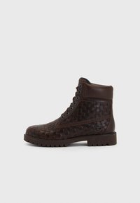 Unselected, dark brown/full grain