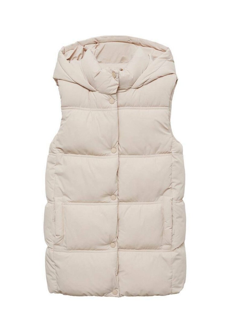 Beige vadderad väst med huva, med horisontella quiltade sektioner, tryckknappar och sidofickor. Mjuk, slät textur.