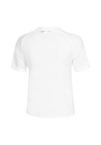 Camiseta blanca de manga corta con cuello redondo. Presenta un patrón texturizado y un acento verde a lo largo del costado. Detalle del logo cerca del escote.