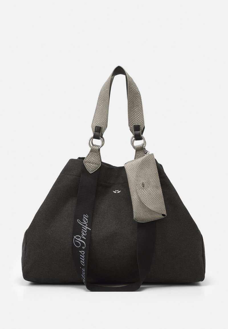 Sac cabas noir avec des anses texturées grises, une pochette assortie détachable et une sangle noire ornée de texte en script blanc.