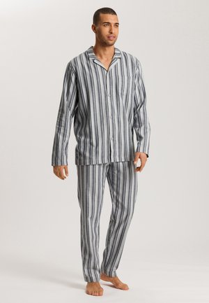 Gestreiftes Baumwoll-Pyjama-Set mit langen Ärmeln, einem Reverskragen, einer Brusttasche und geraden Hosen in Blau- und Grautönen.