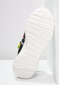 MOA - Master of Arts Tenisky - black