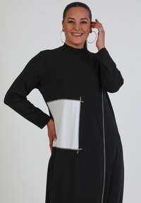 Modanisa CREW NECK ALIA - Freizeitkleid - black