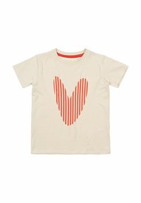 Camiseta de manga corta color crema con un gráfico de corazón a rayas rojas en la parte frontal. Tejido suave con escote redondo y cuello interior en contraste.