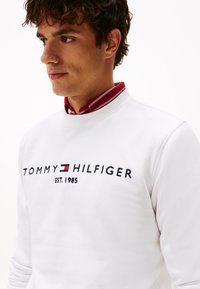 Tommy Hilfiger LOGO - Felpa - white