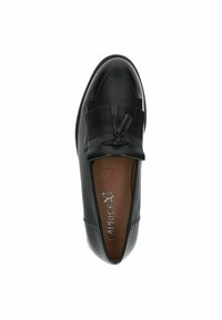 Černá kožená slip-on obuv se třásňovým akcentem a dekorativní mašlí. Hladký povrch a zaoblený tvar špičky s hnědou stélkou.