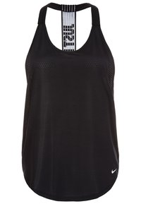 Zwarte atletische tanktop met een mesh textuur, racerback ontwerp en een witte gestreepte detail op de bovenkant van de rug. Voorzien van een logo aan de voorkant.
