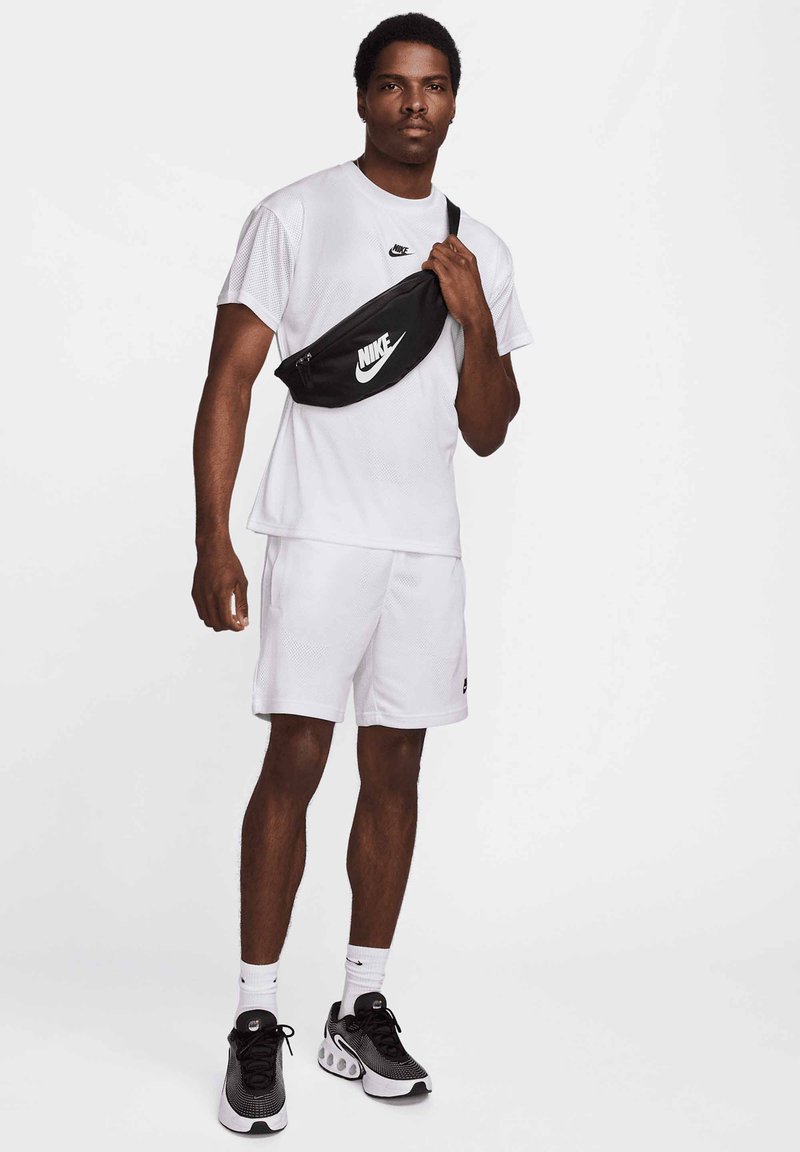 Nike Sportswear T-shirt basic wit