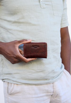 Gusti Leder, UNISEX - Geldbörse - braun