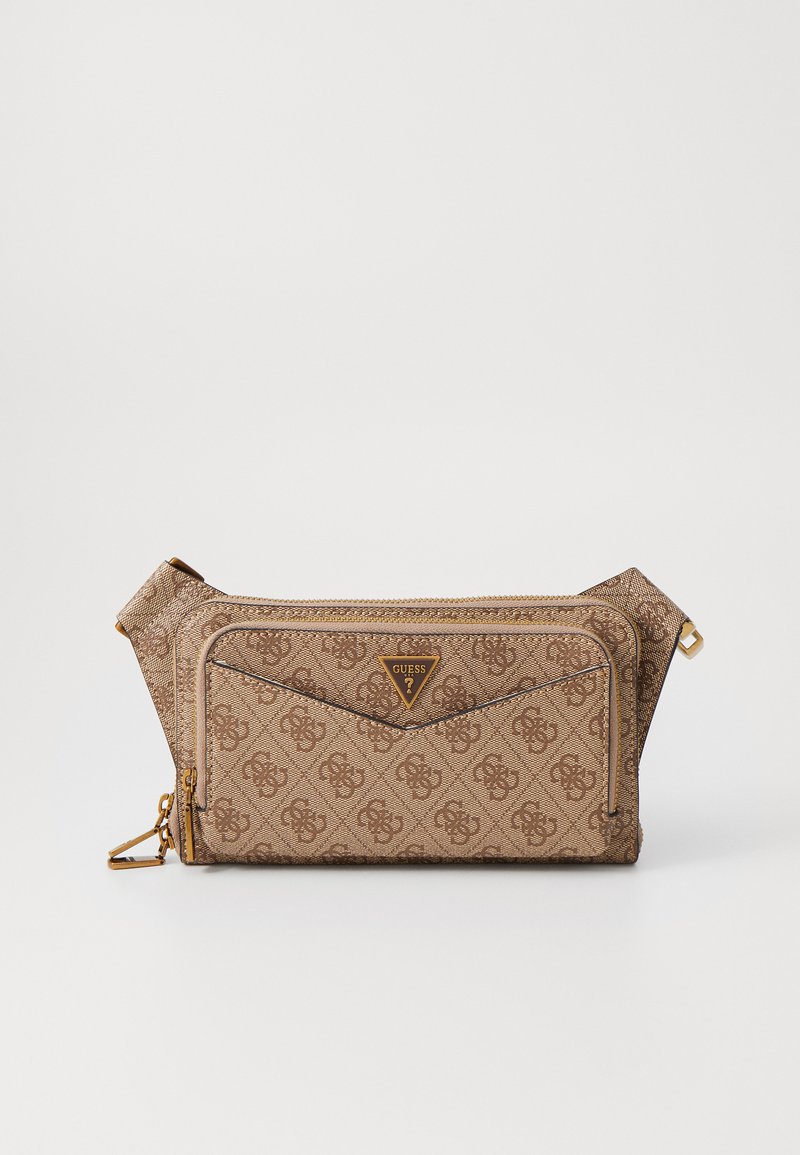 Brun mønstret crossbody-veske med et triangulært logomerke, glidelåslommer og detaljer i gulltone. Strukturert stoffoverflate.