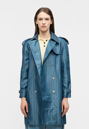 SHRUNKEN - Trenci - river blue