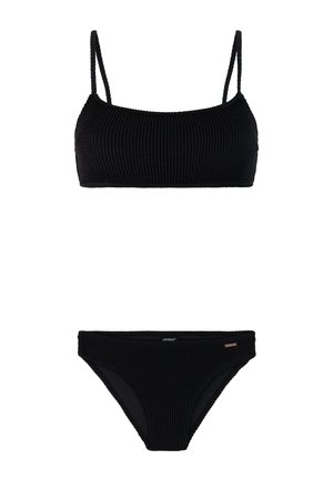 Zwart tweedelig bikini set met een textuur, top met spaghettibandjes en klassieke broekjes.
