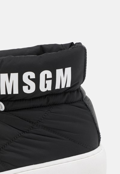 MSGM Botas clássicas de cano curto - black