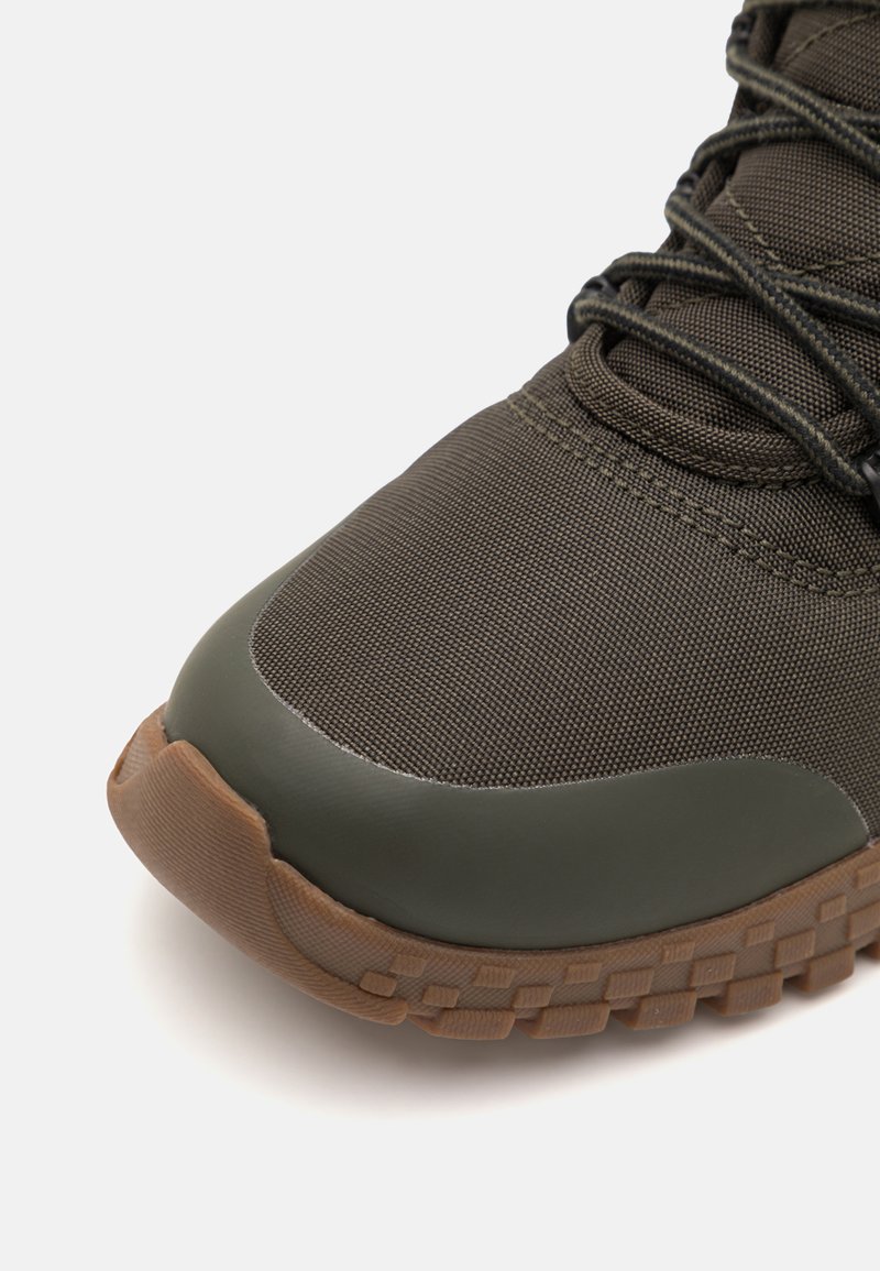 Columbia FAIRBANKS OMNI-HEAT - Trekingové boty - deep olive/desert sun