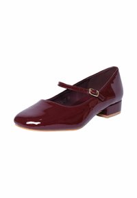Scarpe Mary Jane in pelle patinata borgogna con tacco basso a blocco, punta squadrata e una sottile cinghia regolabile con fibbia dorata.