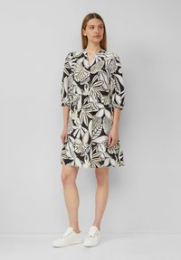 s.Oliver - STRUKTURIERTES AUS MIT EINGRIFFTASCHEN - Robe de jour - schwarz Image miniature 1