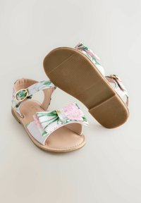 Miniaturna slika 4