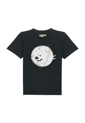 Schwarzes T-Shirt mit kurzen Ärmeln, das ein verspieltes Mondmotiv mit Augen, einem Kegel, Sternen und einem gelben Ringdesign zeigt. Aus weichem Baumwollmaterial.