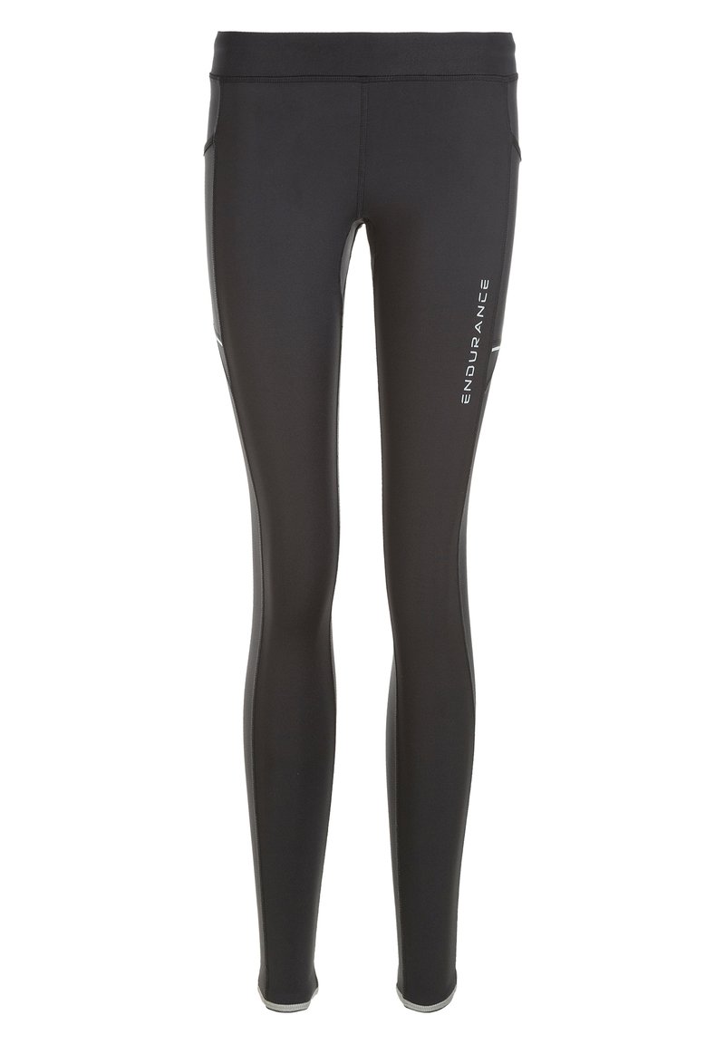 Zwarte sportleggingen met een strakke pasvorm, voorzien van een gladde textuur en reflecterende accenten. Het woord "ENDURANCE" is op de zijkant gedrukt.