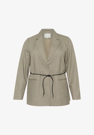 Grå texturerad blazer med långa ärmar, strukturerade axlar, dubbla framlådor och ett svart tygbälte i midjan. Enknappsstängning.