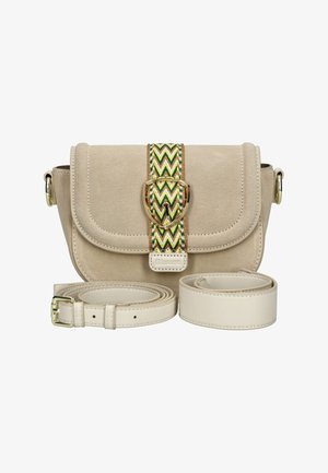 Beige suède handtas met een multikleuren chevron-patroonriem en gouden hardware. Wordt geleverd met twee crèmekleurige riemen.