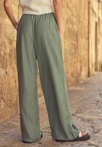 Next TEXTURED WIDE LEG - Auduma bikses - khaki green