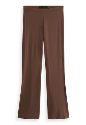 Pantalones acampanados marrones hechos de tela suave y elástica. Presenta una cinturilla amplia y un acabado limpio en el dobladillo. Etiqueta de tamaño visible.