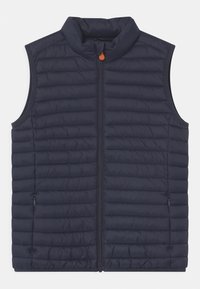 Gilet invernale navy con colletto alto, chiusura con zip, design trapuntato e tasche laterali. Presenta un piccolo dettaglio arancione sul colletto.