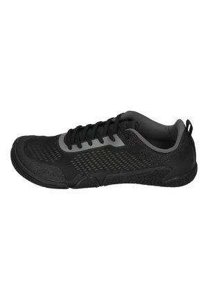 Schwarzer leichter Sportschuh mit atmungsaktivem Mesh-Obermaterial, Schnürverschluss und profilierter Sohle für Grip und Flexibilität.