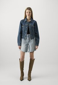 American Eagle PERFECT - Kratke hlače od trapera - indigo waters