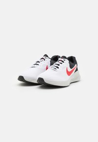 Nike Performance REVOLUTION 7 - Väglöparskor - white/fire red/black/photon dust/team red
