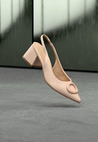 Επιλέχθηκε, beige