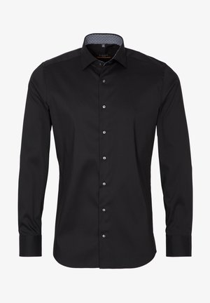 Chemise habillée noire pour homme à manches longues avec boutonnage sur le devant et doublure intérieure du col à motifs.