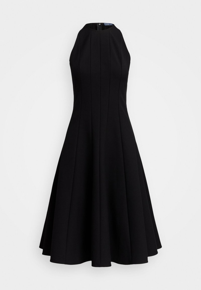 Ärmelloses schwarzes Midikleid mit hohem Ausschnitt, tailliertem Oberteil, ausgestelltem Rock und vertikalen Nahtdetails, auf weißem Hintergrund.