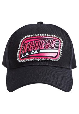 Zwarte baseballpet met een roze en zwarte "GUESS L.A. CA." patch, omlijnd door een rij heldere strass-steentjes op het voorpaneel.