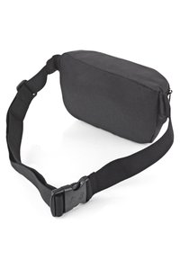 Bolso de cintura de tela negra con forma rectangular, correa ajustable y hebilla resistente. Cierre de cremallera y textura suave.