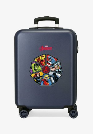 Maleta rígida azul marino con el logotipo de Marvel Avengers y ocho personajes de los Avengers dispuestos en un diseño circular en el frente.