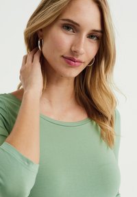 WE Fashion THREE-QUARTER SLEEVE - Maglietta a manica lunga - green