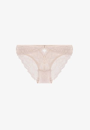 Koronkowe figi z kwiecistym wzorem, w jasnym beżowym kolorze, o miękkiej fakturze i ozdobnym pasie, który ma mały kokardkowy detal na środku pleców.