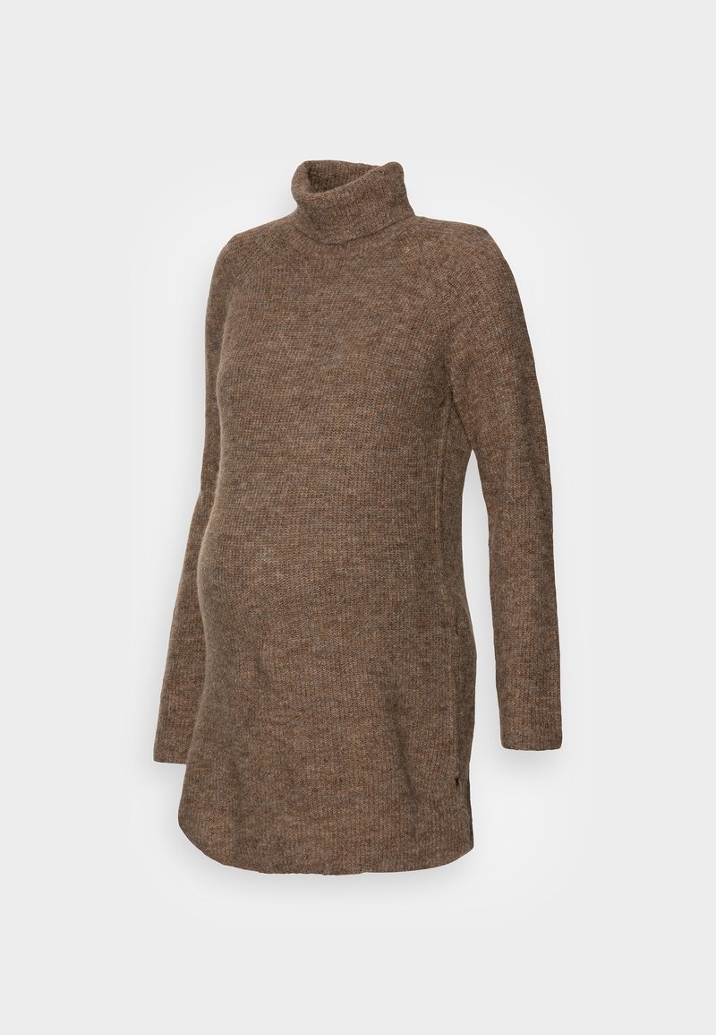 Pull à manches longues marron en maille avec col roulé, conçu pour s'adapter confortablement à un ventre de femme enceinte, présenté sur un fond blanc.