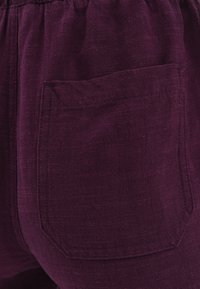 Niet geselecteerd, potent purple
