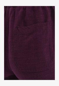 Ausgewählt, potent purple