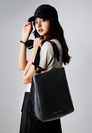 Victoria Hyde ROMAI - Kabelka - schwarz