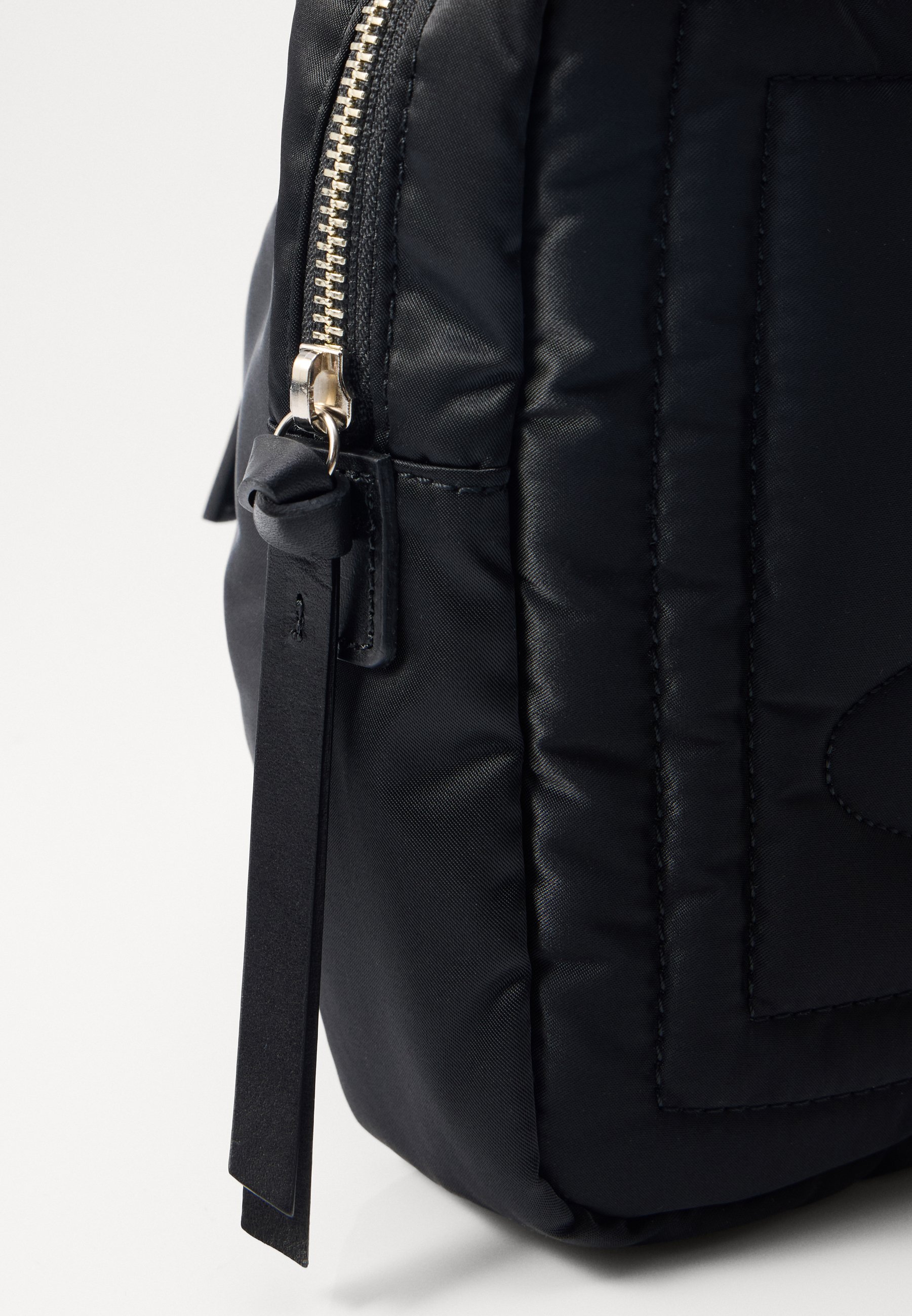 バッグ Vivienne Westwood CLINT CROSSBODY BUMBAG Vivienne Westwood CLINT CROSSBODY BUMBAG