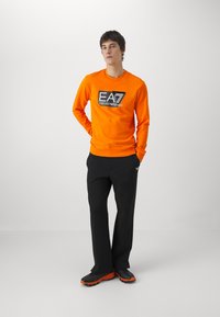 EA7 Emporio Armani Felpa - arancione medio